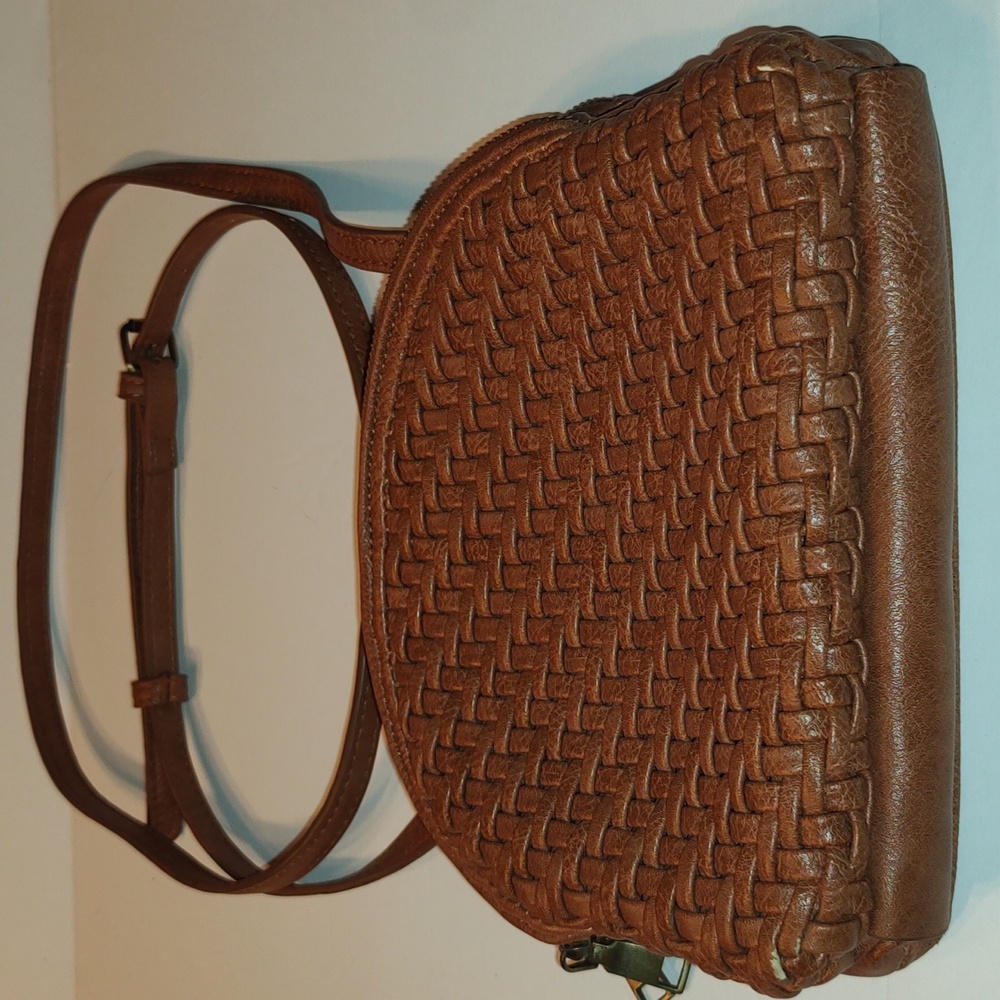 Antik Kraft Basketweave Crossbody Bag
